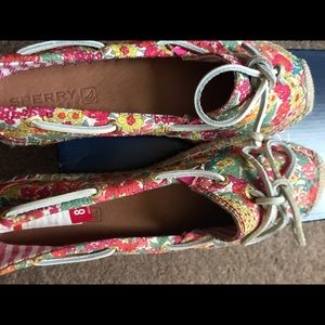 SPERRY Floral Espadrilles